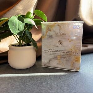 PREDIRE PARIS Everyday Care Finishing Layer Mask with Wrinkle Vanisher Device